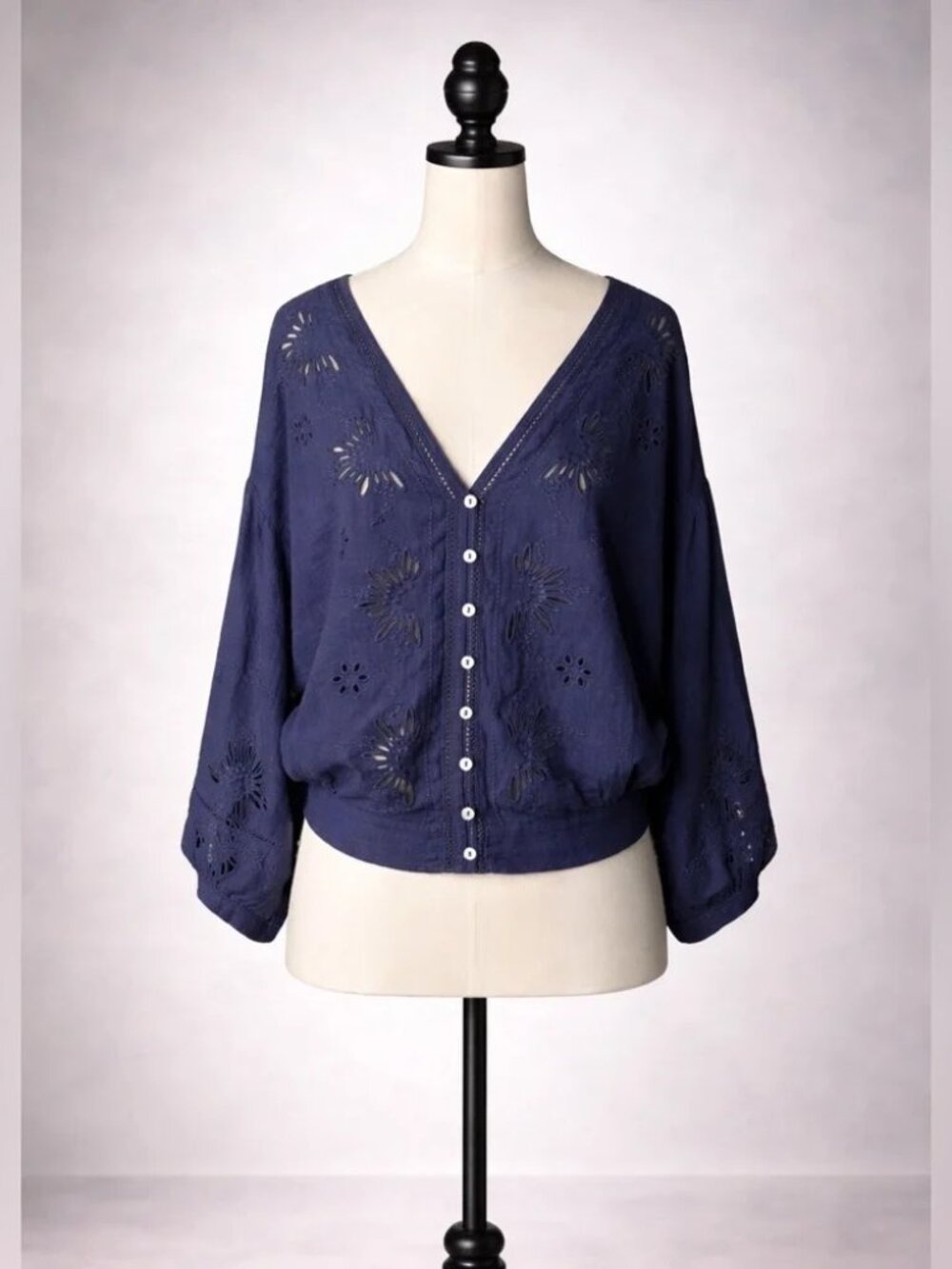 LOVESTITCH -Elijah Eyelet Top Sz Medium - Picture 4 of 7